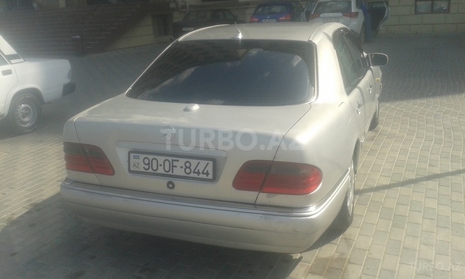 Mercedes E 230 1997, 385,589 km - 2.3 л - Sumqayıt