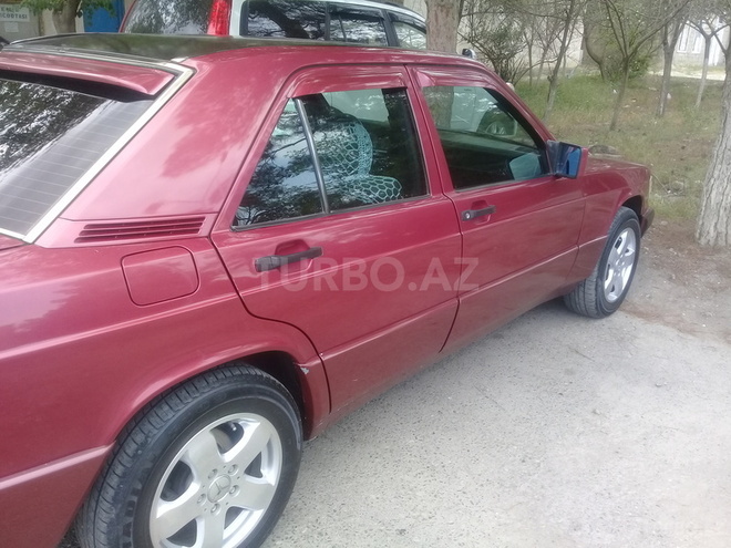 Mercedes 190 1991, 434,775 km - 2.0 l - Naftalan