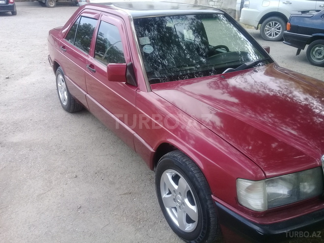 Mercedes 190 1991, 434,775 km - 2.0 l - Naftalan