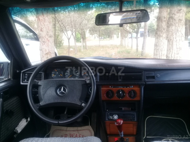Mercedes 190 1991, 434,775 km - 2.0 l - Naftalan