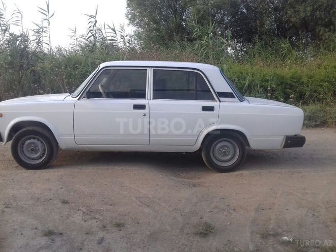 LADA (VAZ) 2107 2009, 78,600 km - 1.6 l - Salyan