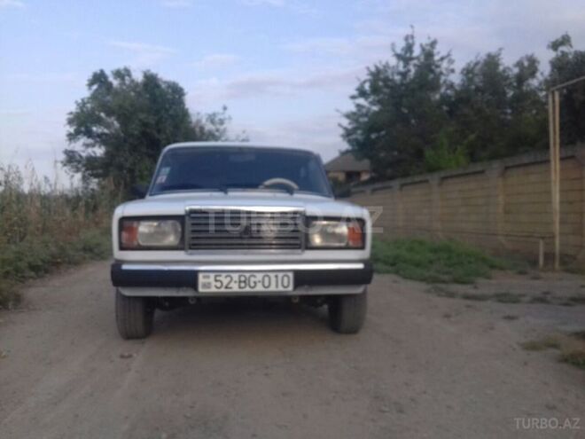 LADA (VAZ) 2107 2009, 78,600 km - 1.6 l - Salyan