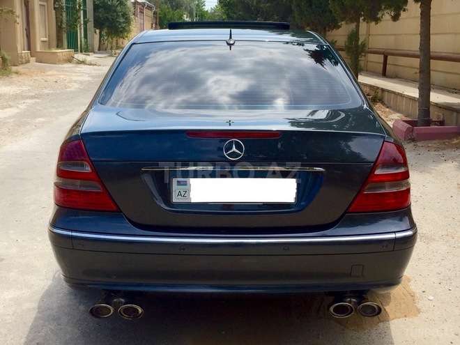 Mercedes E 320 2003, 266,000 km - 3.2 l - Bakı