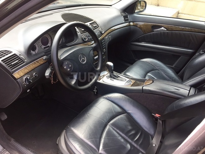 Mercedes E 320 2003, 266,000 km - 3.2 l - Bakı