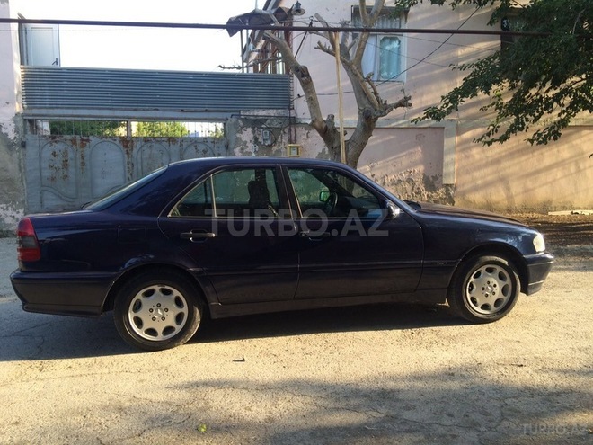 Mercedes C 220 1996, 370,000 km - 2.2 l - Sumqayıt