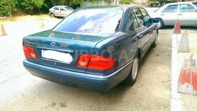 Mercedes E 290 1999, 225,000 km - 2.9 l - Bakı