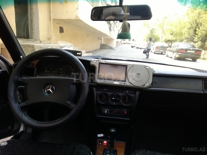 Mercedes 190 1985, 251,360 km - 2.0 l - Sumqayıt