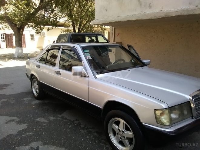 Mercedes 190 1985, 251,360 km - 2.0 l - Sumqayıt
