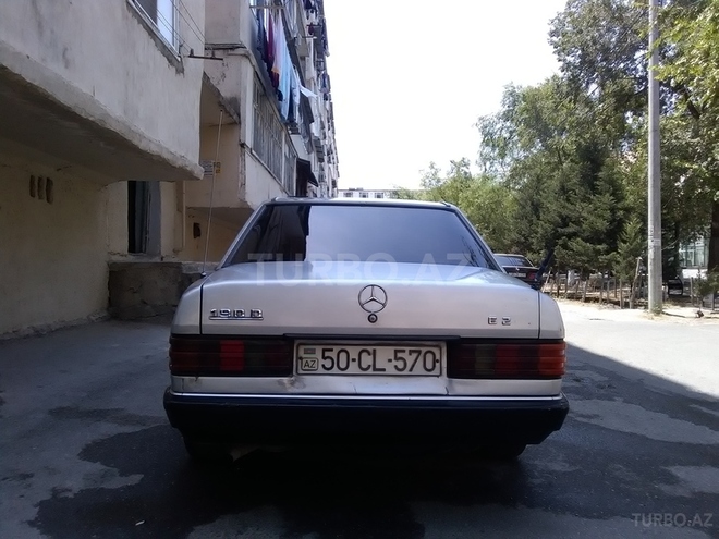 Mercedes 190 1985, 251,360 km - 2.0 l - Sumqayıt