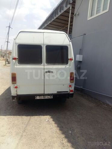 Mercedes 208 D 1994, 300,000 km - 2.3 l - Şirvan