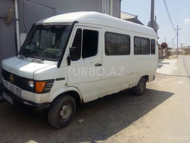 Mercedes 208 D 1994, 300,000 km - 2.3 l - Şirvan