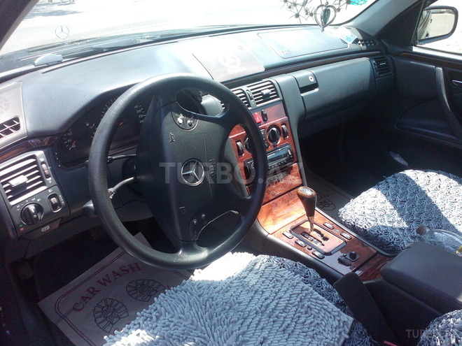 Mercedes E 240 1999, 104,000 km - 2.6 l - Bakı