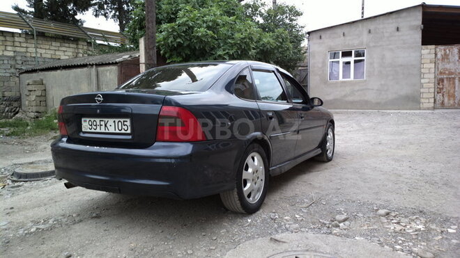 Opel Vectra 1999, 260,000 km - 2.0 л - Xaçmaz
