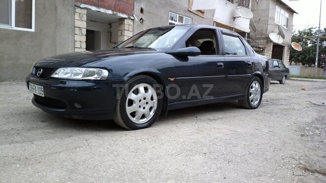 Opel Vectra 1999, 260,000 km - 2.0 л - Xaçmaz