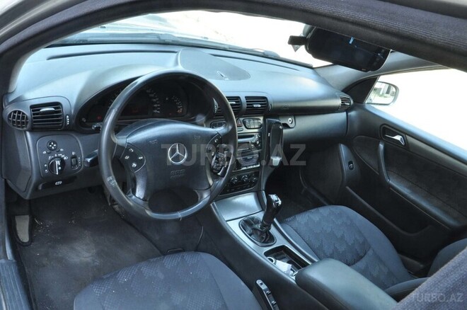 Mercedes C 220 2002, 300,000 km - 2.2 л - Bakı