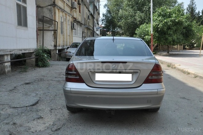 Mercedes C 220 2002, 300,000 km - 2.2 л - Bakı