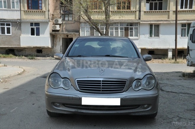 Mercedes C 220 2002, 300,000 km - 2.2 л - Bakı