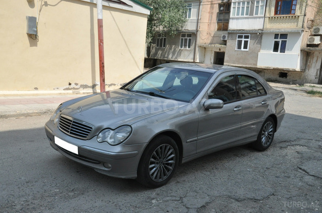 Mercedes C 220 2002, 300,000 km - 2.2 л - Bakı