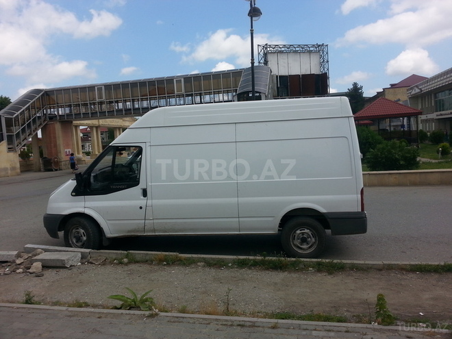 Ford Transit 2006, 304,000 km - 2.4 l - Quba
