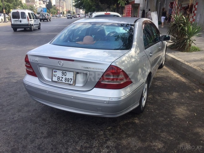 Mercedes C 200 2000, 268,000 km - 2.0 l - Bakı
