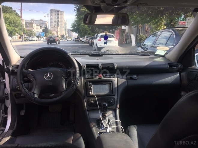 Mercedes C 200 2000, 268,000 km - 2.0 l - Bakı