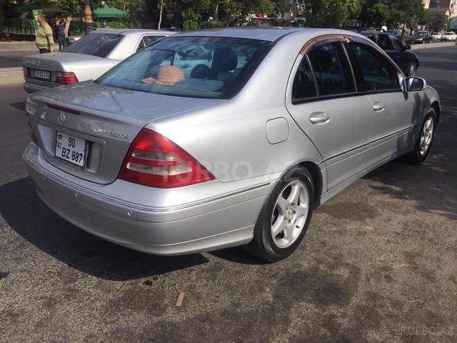Mercedes C 200 2000, 268,000 km - 2.0 l - Bakı
