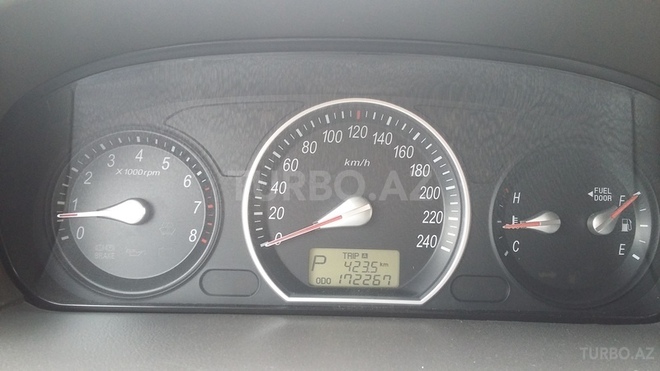 Hyundai Sonata 2006, 172,000 km - 2.4 l - Quba