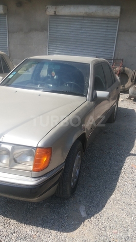 Mercedes E 200 1989, 212,321 km - 2.0 l - Bakı