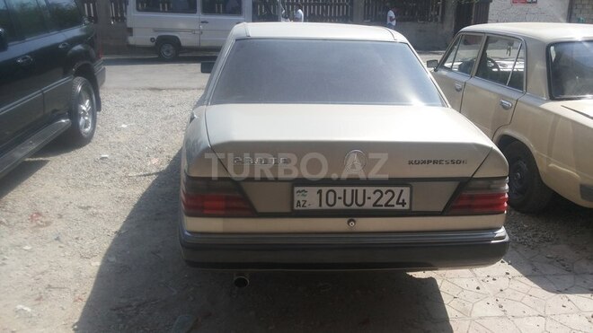 Mercedes E 200 1989, 212,321 km - 2.0 l - Bakı