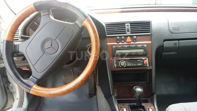 Mercedes C 220 1990, 280,000 km - 2.2 l - Bakı