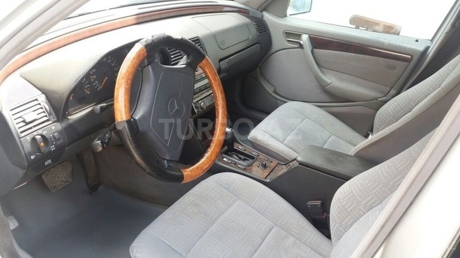 Mercedes C 220 1990, 280,000 km - 2.2 l - Bakı