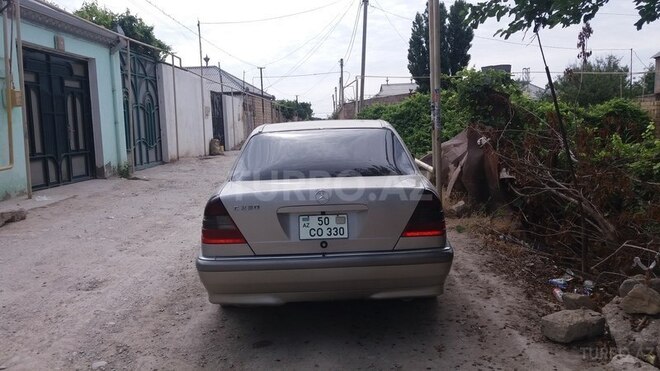 Mercedes C 230 1997, 260,000 km - 2.3 l - Sumqayıt