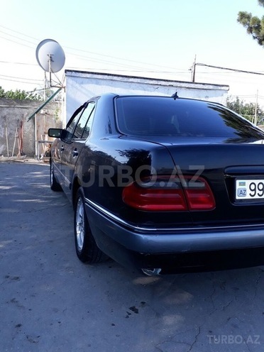 Mercedes E 240 1997, 447,000 km - 2.4 l - Bakı
