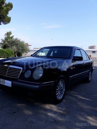 Mercedes E 240 1997, 447,000 km - 2.4 l - Bakı