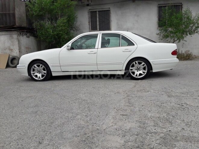 Mercedes E 320 2000, 261,800 km - 3.2 л - Bakı