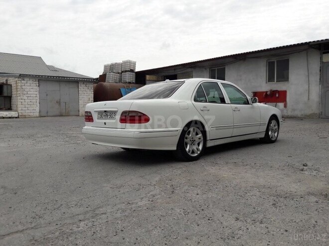 Mercedes E 320 2000, 261,800 km - 3.2 л - Bakı