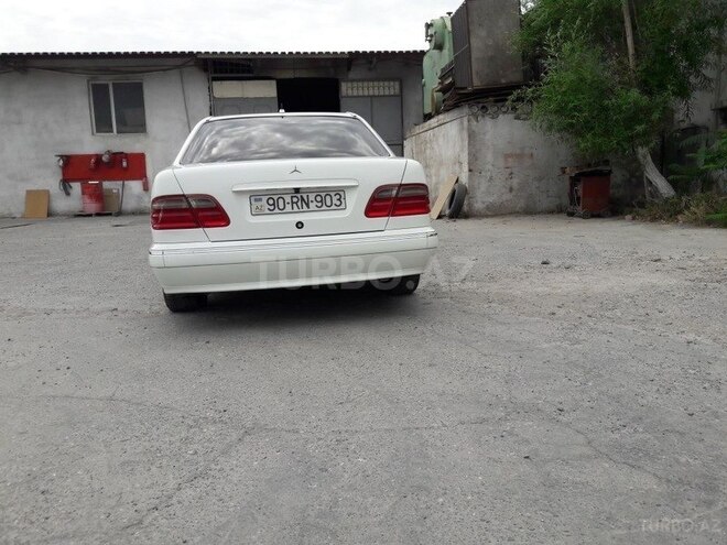 Mercedes E 320 2000, 261,800 km - 3.2 л - Bakı