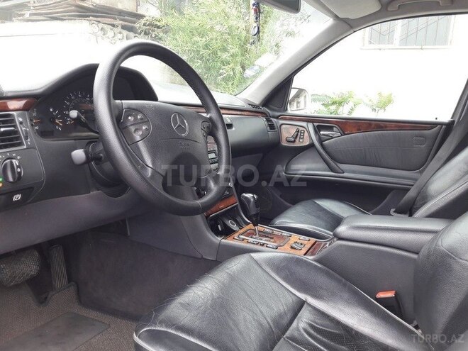 Mercedes E 320 2000, 261,800 km - 3.2 л - Bakı
