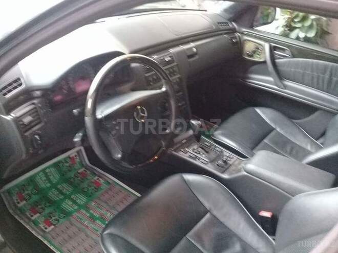 Mercedes E 220 2000, 0 km - 2.2 l - Şəki