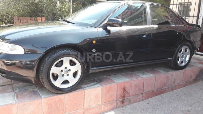 Audi A4 1995, 200,000 km - 2.8 l - Bakı