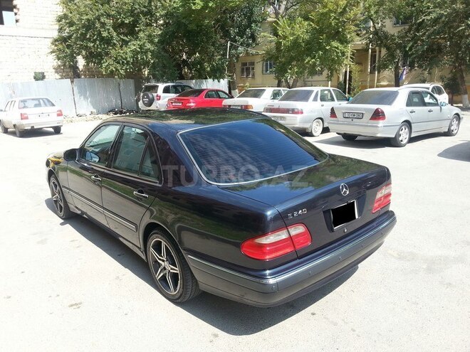 Mercedes E 240 2000, 271,000 km - 2.4 l - Sumqayıt