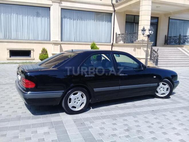 Mercedes E 220 1998, 274,000 km - 2.2 l - Bakı