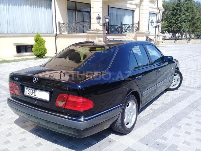 Mercedes E 220 1998, 274,000 km - 2.2 l - Bakı