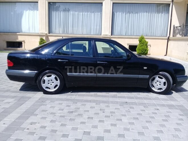 Mercedes E 220 1998, 274,000 km - 2.2 l - Bakı