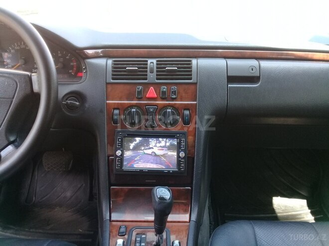 Mercedes E 220 1998, 274,000 km - 2.2 l - Bakı