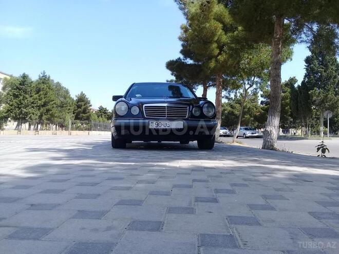 Mercedes E 220 1998, 274,000 km - 2.2 l - Bakı