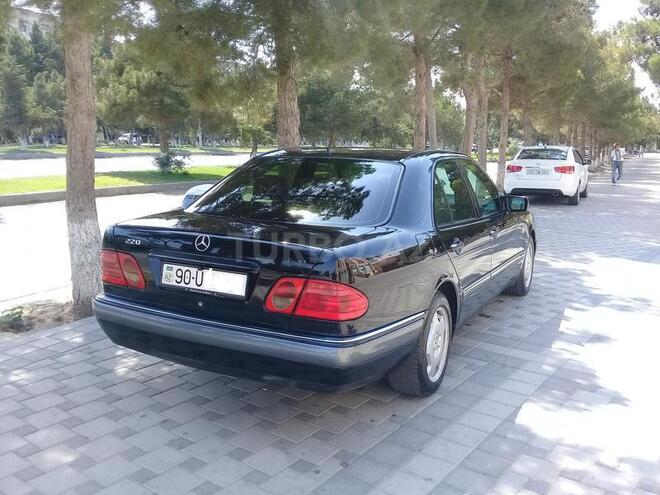 Mercedes E 220 1998, 274,000 km - 2.2 l - Bakı