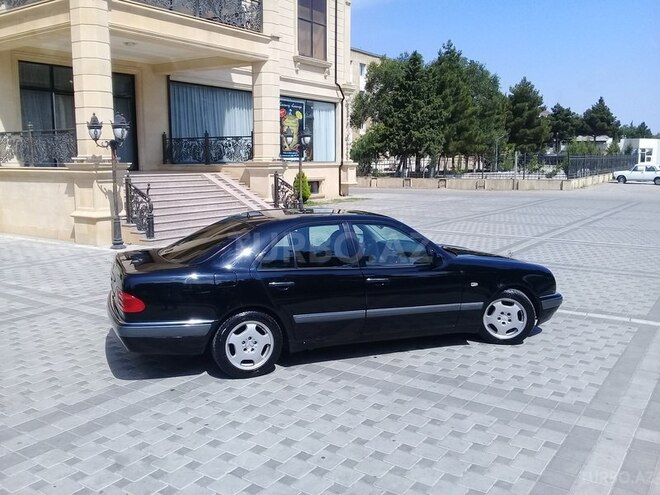 Mercedes E 220 1998, 274,000 km - 2.2 l - Bakı
