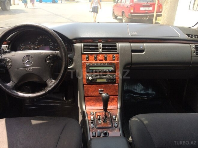 Mercedes E 220 2000, 400,000 km - 2.2 l - Bakı