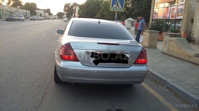 Mercedes E 240 2003, 300,000 km - 2.6 l - Biləsuvar